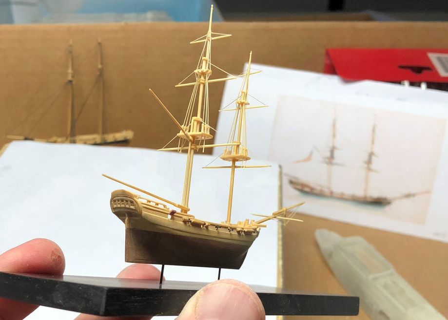 American brig LOUISA . Sailing ship model in scale 1:384