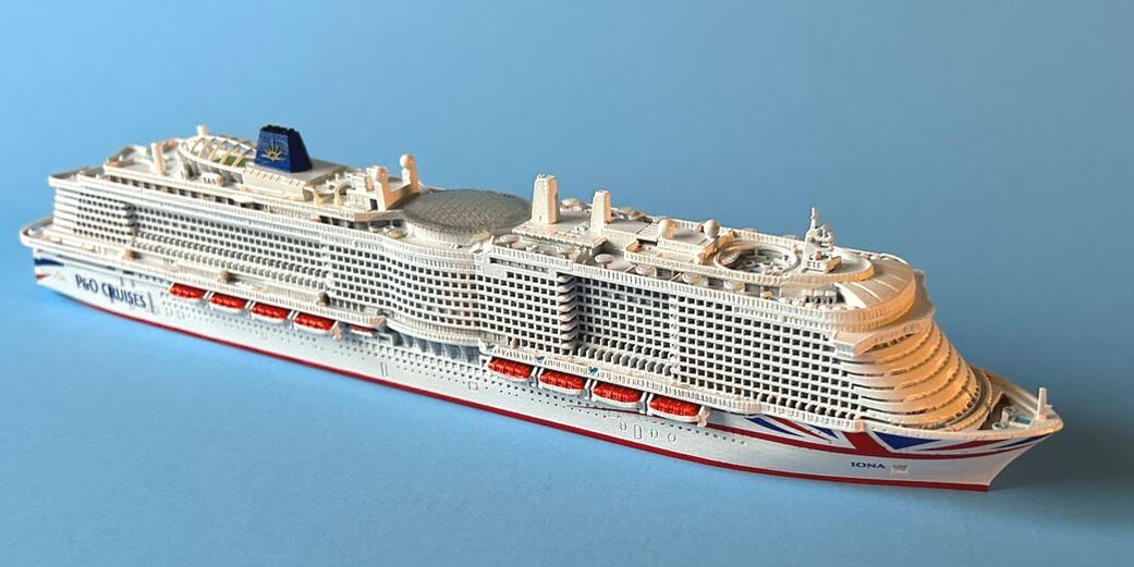 P&O IONA cruise ship model 1:1250 scale by Scherbak