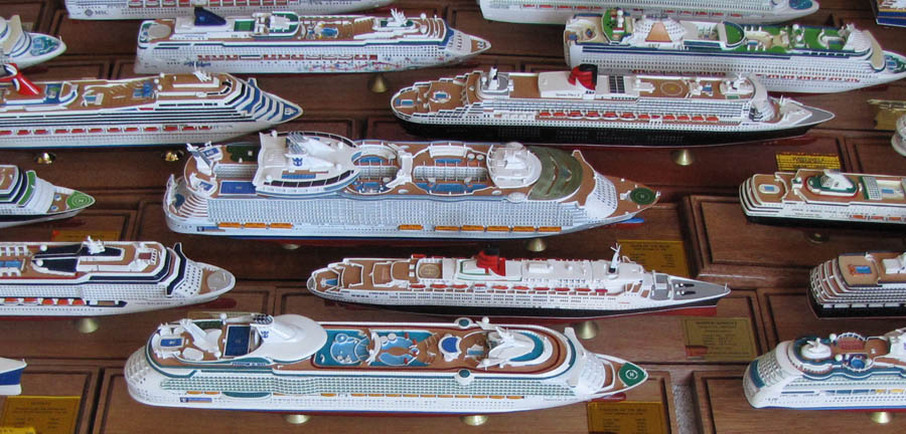 Cruise ship models 1:900 scale by Scherbak