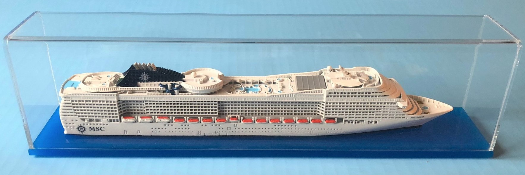 MSC Divina cruise ship model 1:1250 scale Picture