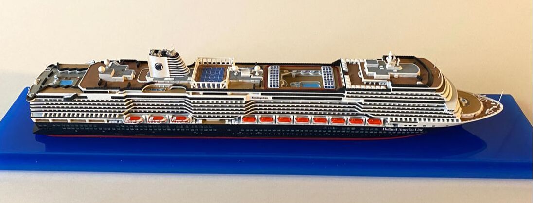 Koningsdam and Nieuw Statendam cruise ship models, Holland America line 1:1250 scale by Scherbak Picture