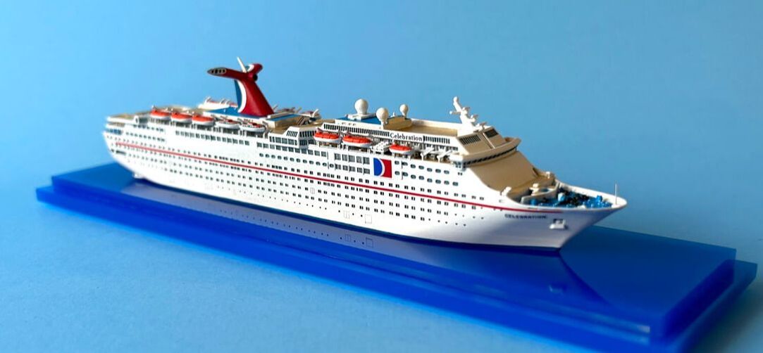Carnival MS Jubilee and MS Celebration cruise ship models in scale 1250 by Scherbak, Picture