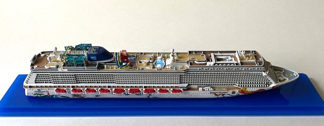 Norwegian Getaway cruise ship model 1:1250 scale by Scherbak